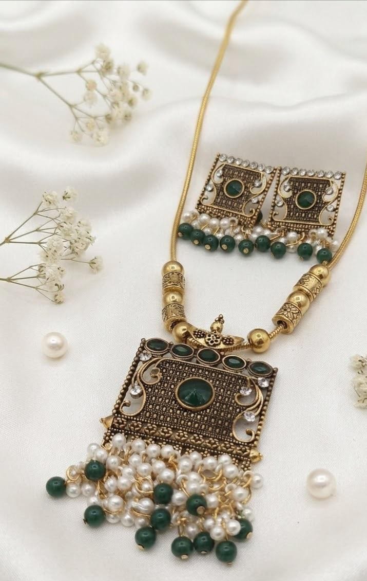Vintage Harmony Necklace Set