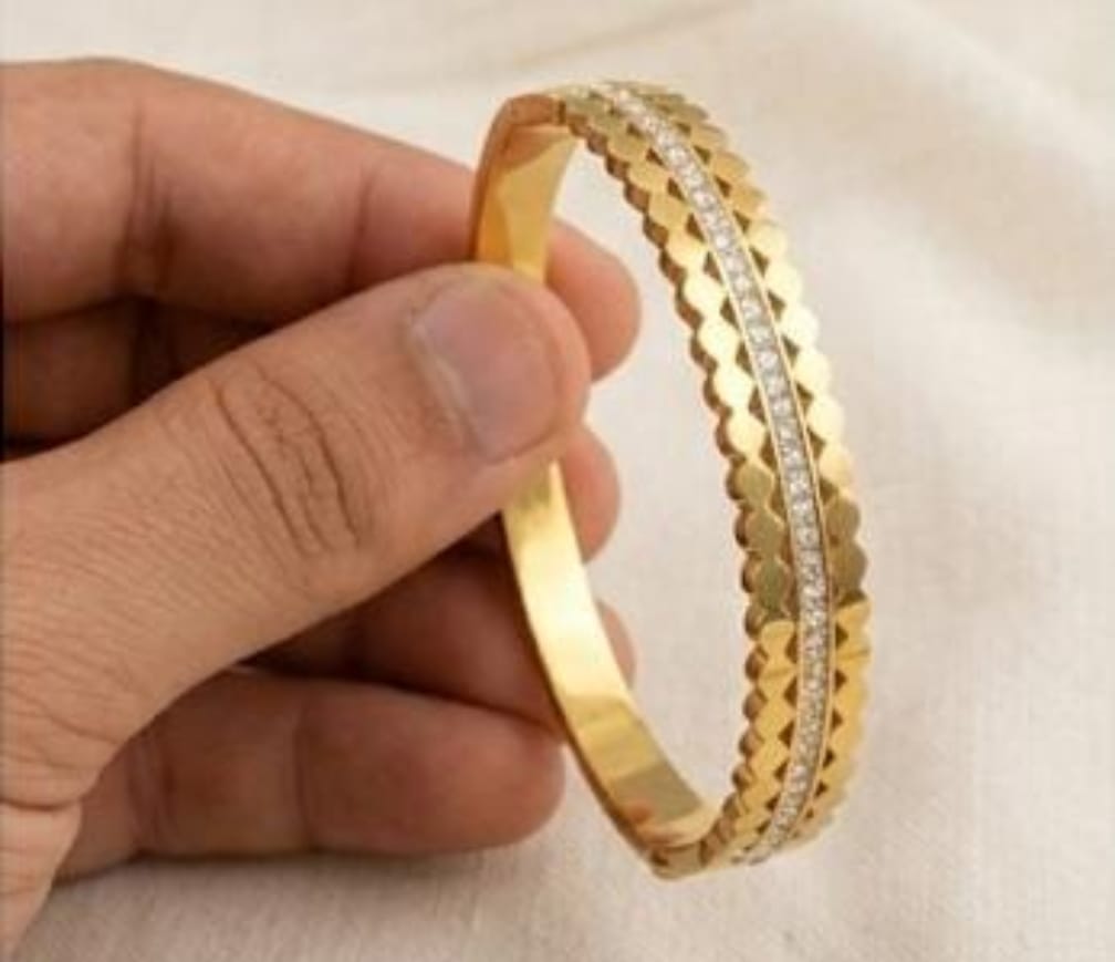 Royal Classy Gold ( Premium high-grade stainless steel with golden plating )