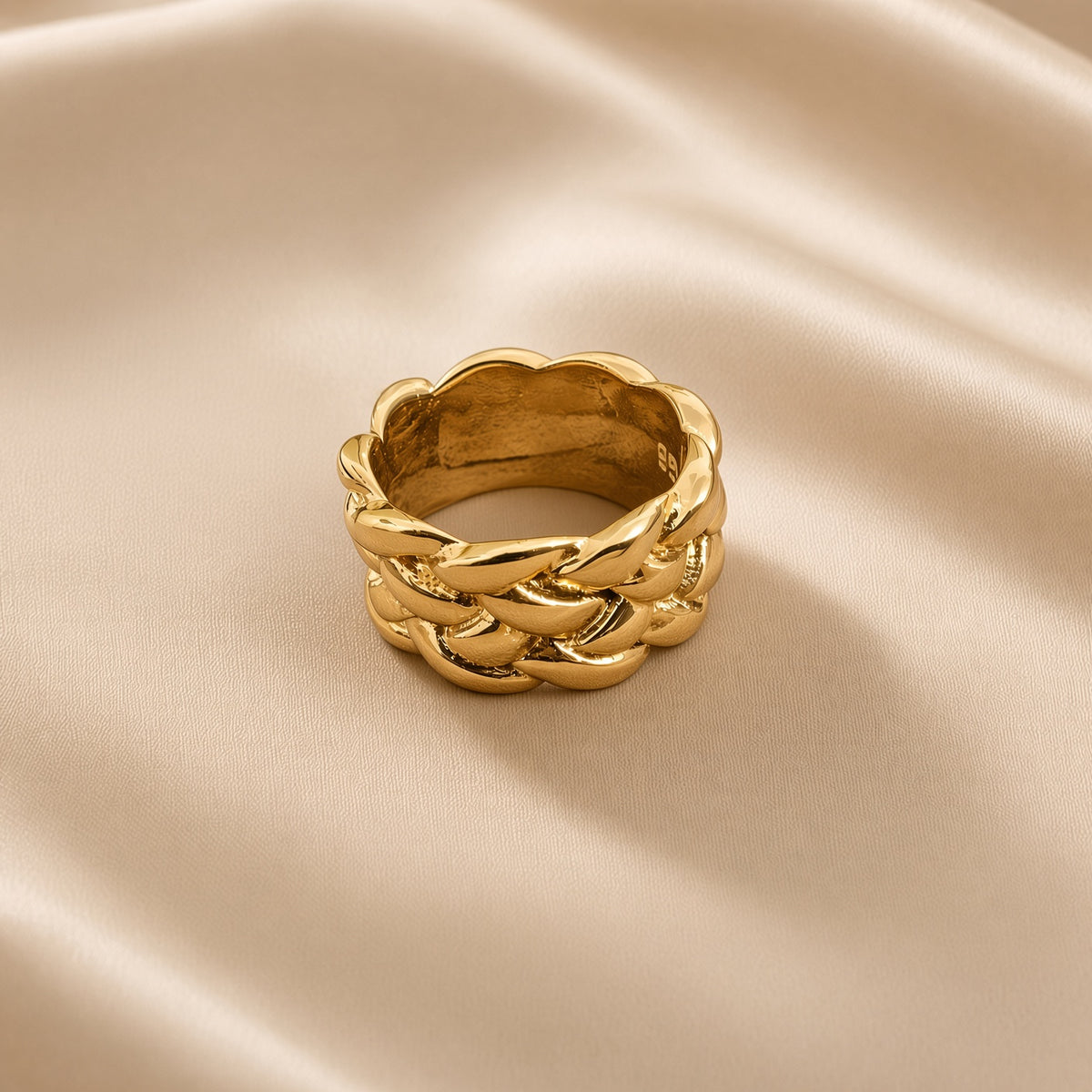 Chain Links Rings ( Premium high-grade stainless steel with golden plating )
