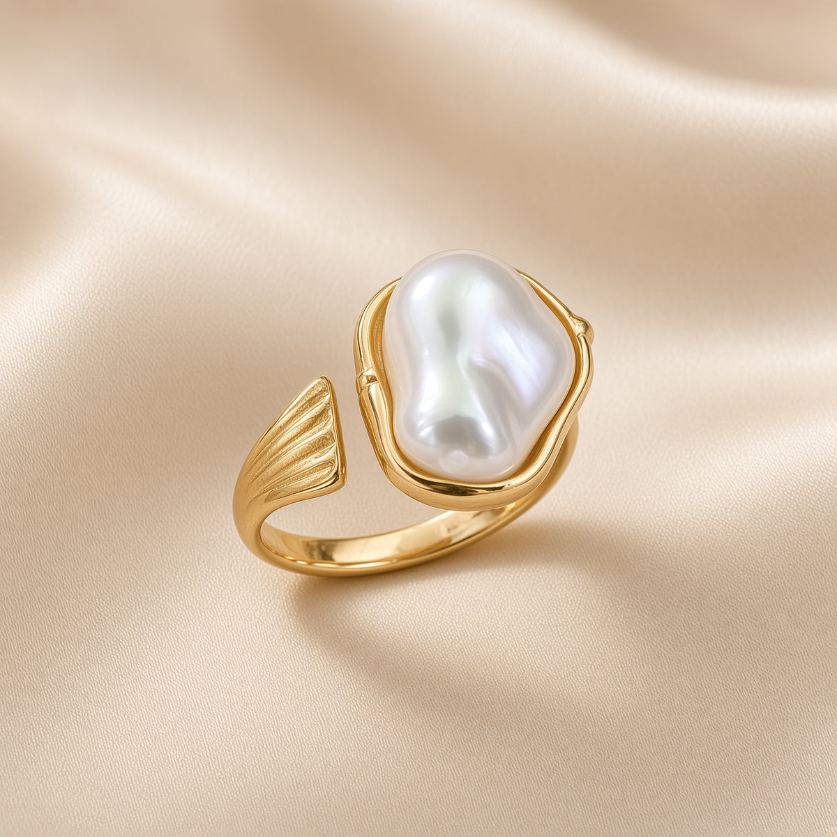 Baroque Mother Pearl Embrace Ring Mermaid